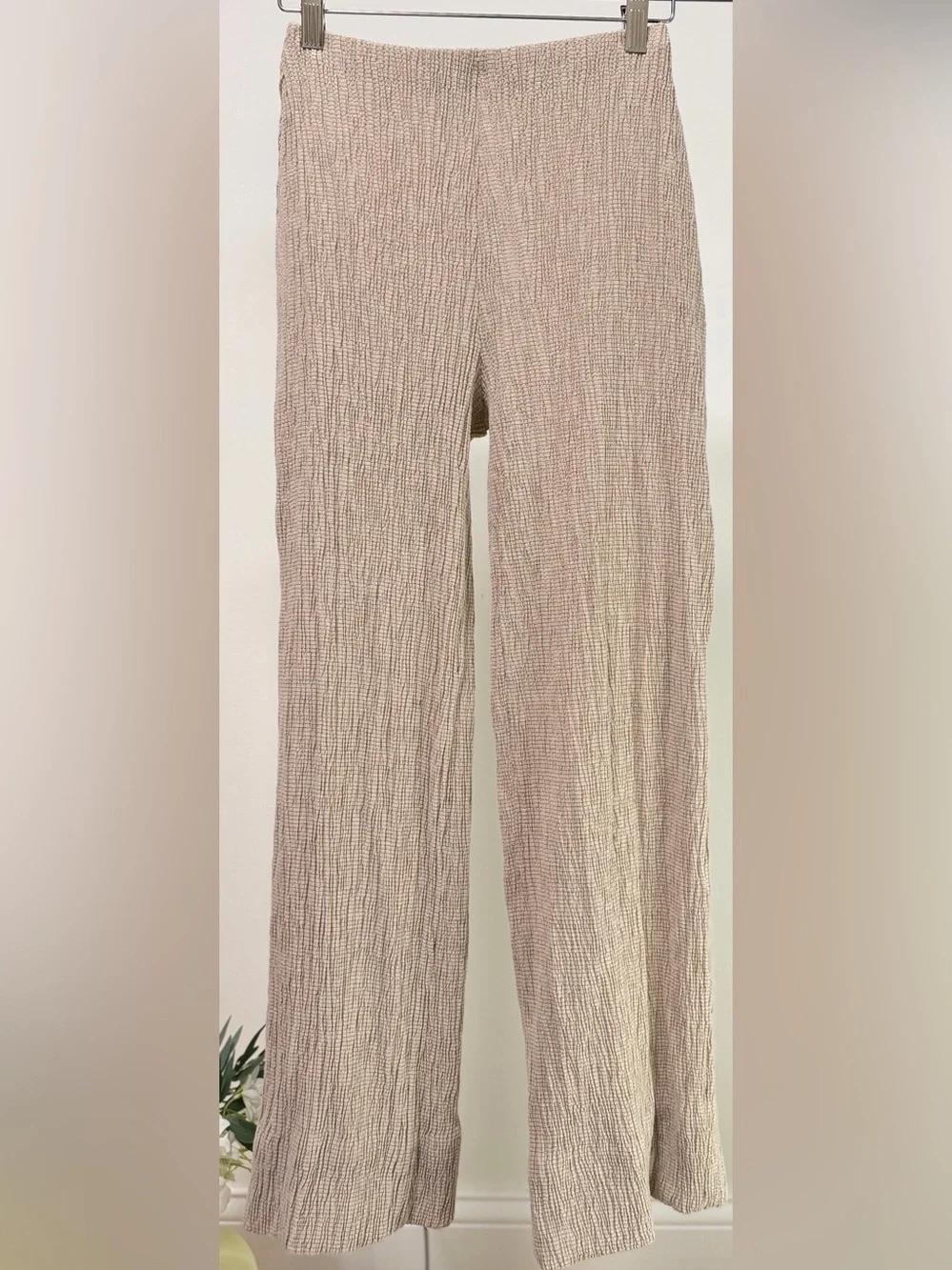 ZARA Textured Crinkled Oatmeal Stretchy Cropped Pants | Size S